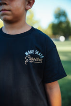 Load image into Gallery viewer, MAKE SKATE YOUTH "T-SHIRT" - ("HAY COSAS PEORES") BLACK
